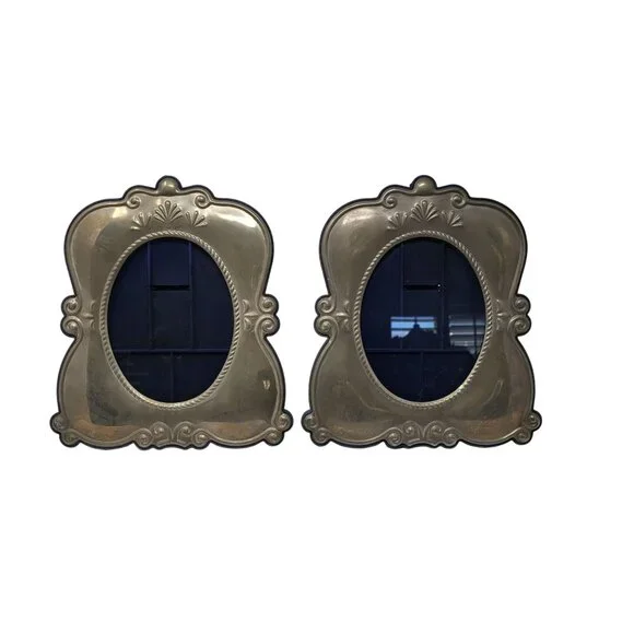 Vtg Ornate Silver-Plated Picture Frames Blue Velvet Easel Back‎ Oval 5x7 Set